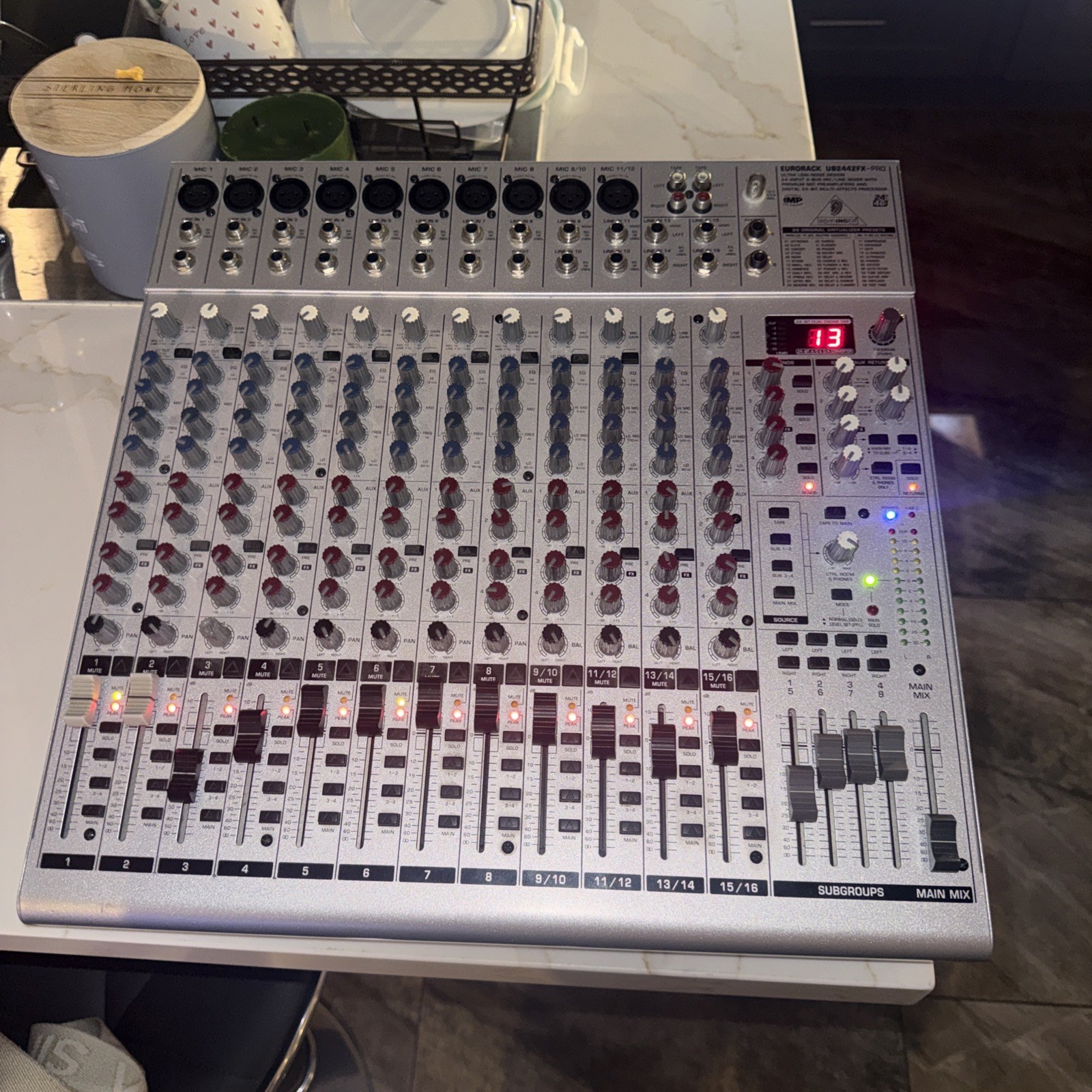 Behringer Eurorack UB2442FX-PRO 24 Input / Line Mixer 24 Bit Multi-FX Processor