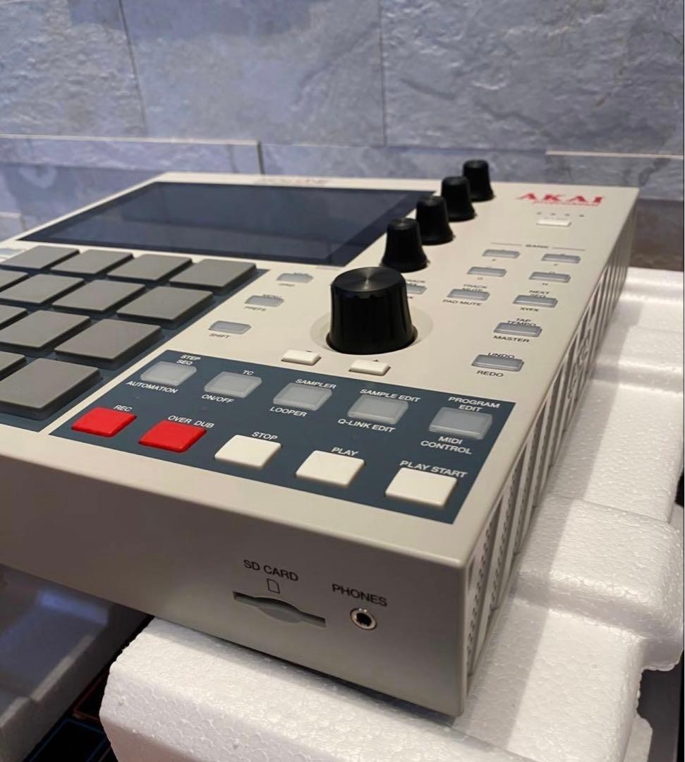 AKAI Professional MPC One Retro Edition Standalone Sampler Sequencer Tested