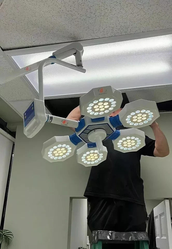 OT LED Light Examination & Surgical Light OT Light Lamp Operation Theater