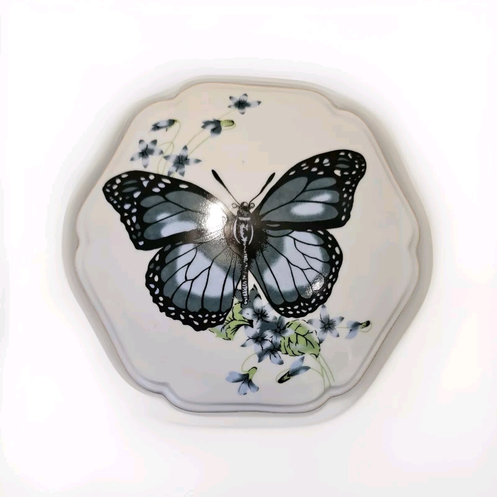 Vintage Beautiful Country Butterfly Porcelain Trinket Box 5" x 2" Korea