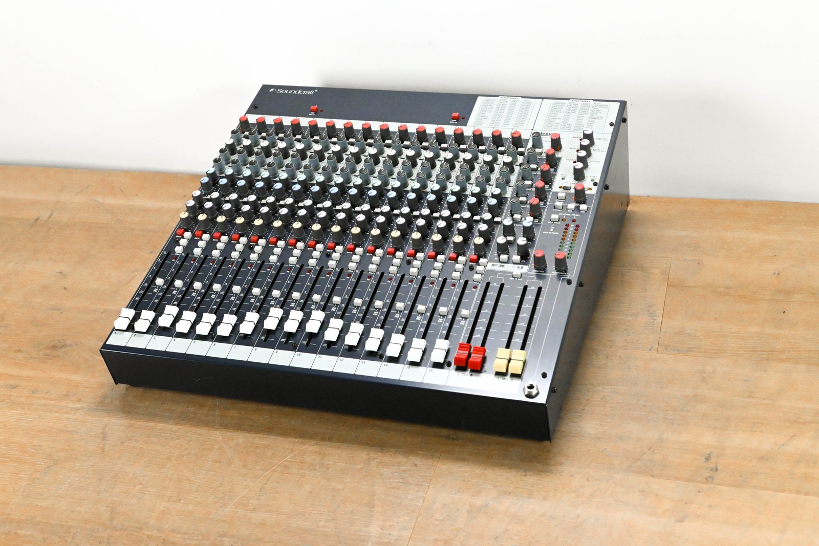 Soundcraft FX16ii 16-Channel Analog Audio Mixer CG012QK