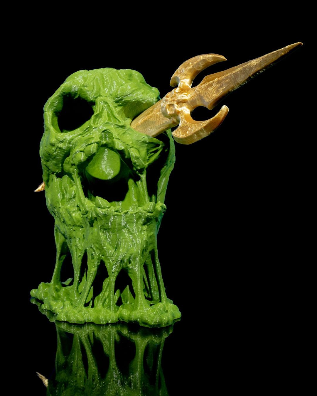 Blind Decadence Dice Tower – 3D Printed Horror RPG Dice Roller | Gothic Skull