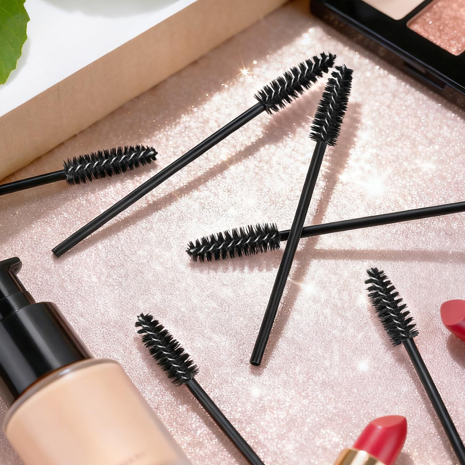 600 Pcs Disposable Mascara Wands Eyelash Brushes with Spoolie Container