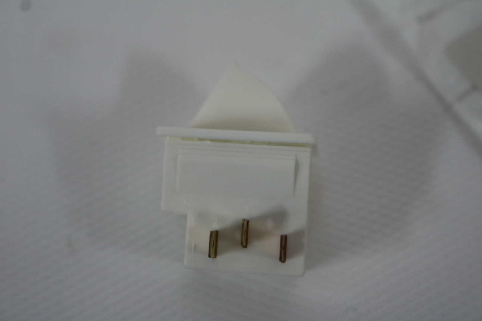 Electrolux Loipart 087475 Refrigerator Microswitch Open Close Switch 1" x 0.8"