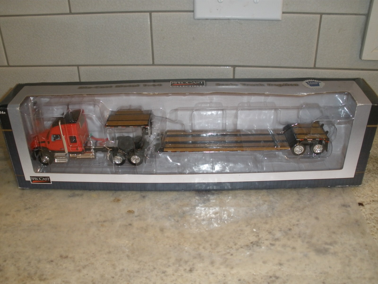 NEW 2021 PA FARM SHOW SPECCAST DIE CAST KENWORTH T880 TRACTOR FONTANE BOX