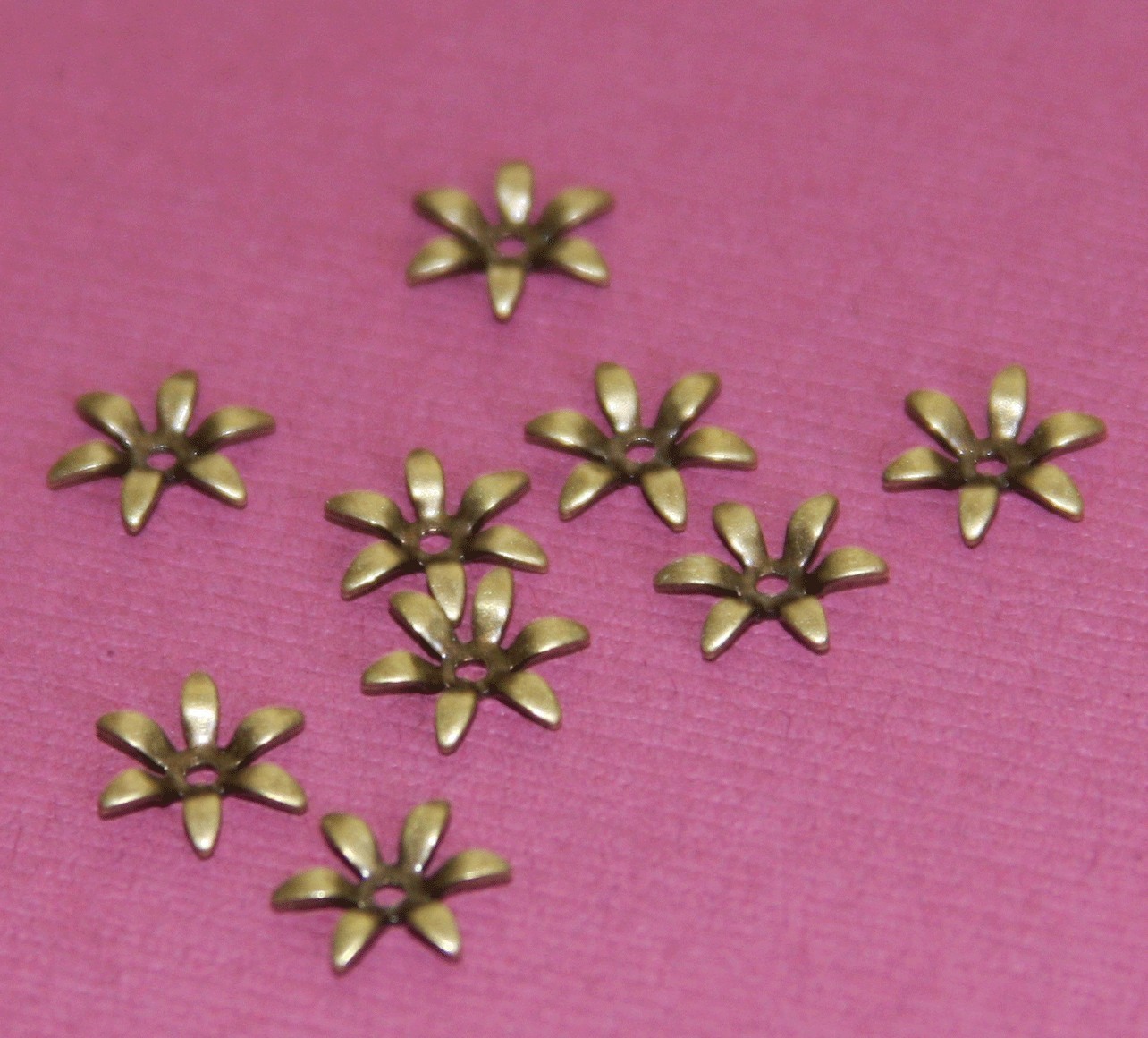 100 pcs Antiqued  Brass flower  beads cap 7.5mm