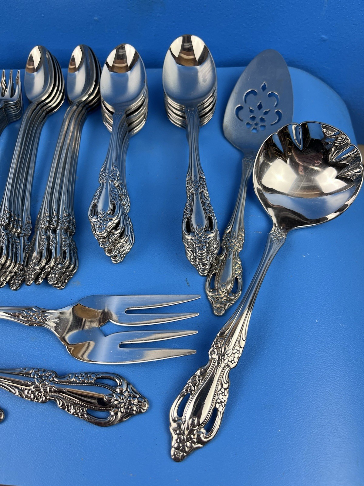 Vintage 77 Pc Oneida Raphael Stainless Flatware Set Service Hostess Pieces