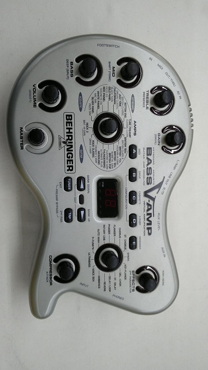 BEHRINGER BASS V-AMP Multi Effects Processor