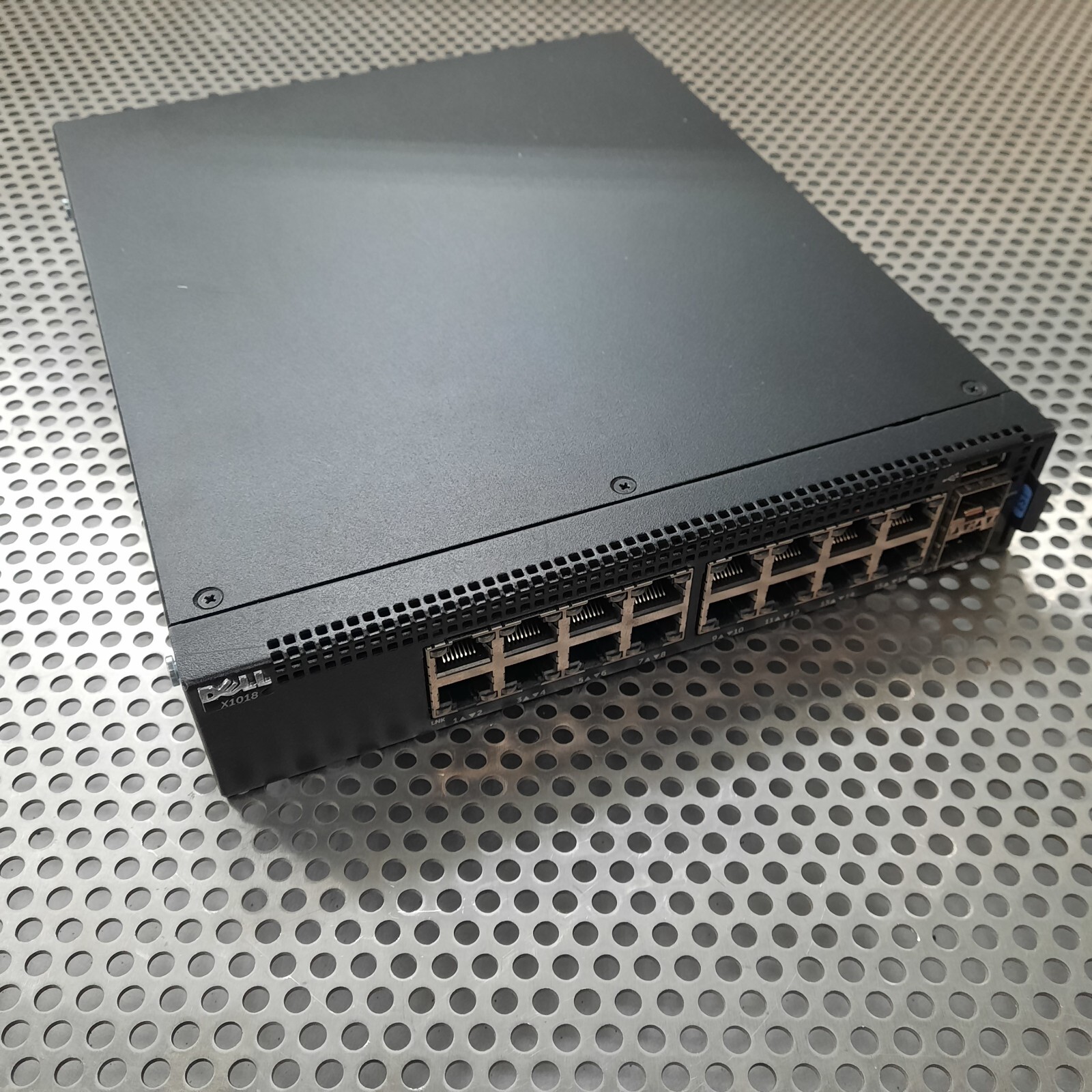 Dell X1018 E10W001 16-Port Gigabit Ethernet Smart Managed Network Switch