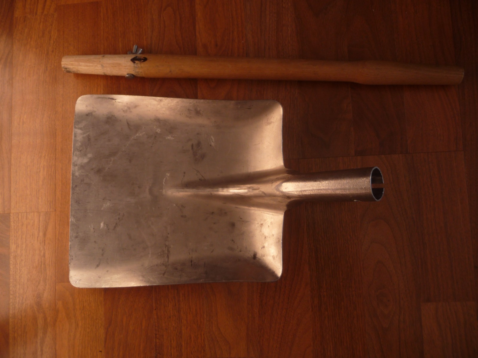 2- Piece Avalanche Shovel With Straight Shaft - Used