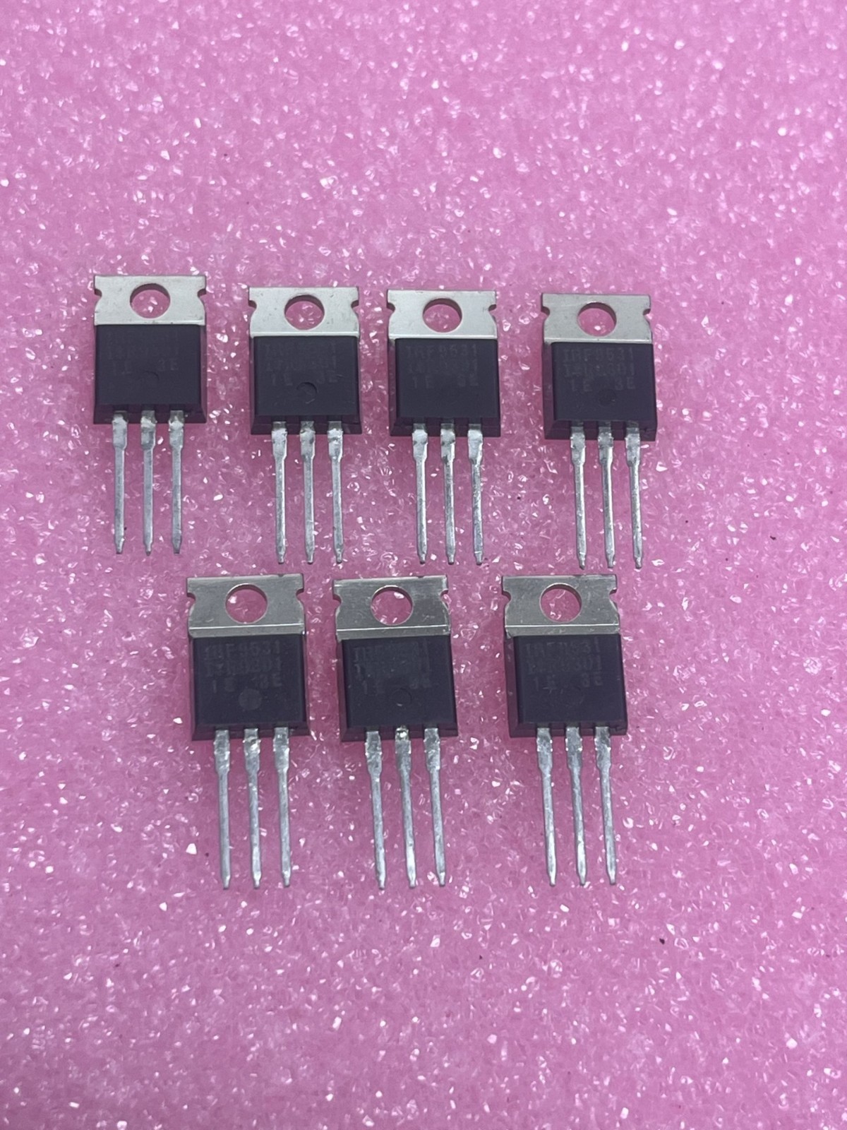 International Rectifier IRF9531 Mosfet Transistor, P Channel, Lot of 7pcs - NEW!