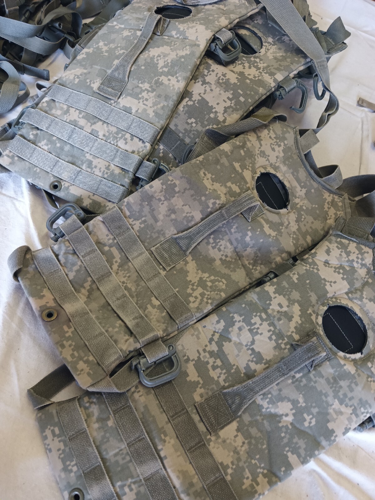 ACU / UCP Camelback Hydration Carrier USGI 100 OZ 3L System US Army No Bladder