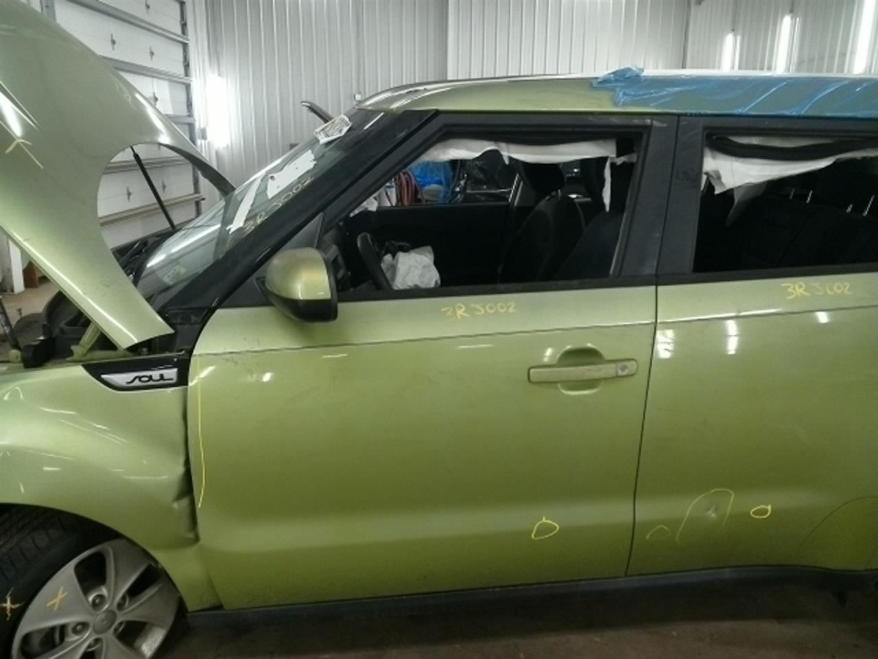Driver Front Spindle/Knuckle Electric Model EV Fits 14-19 SOUL 104909331