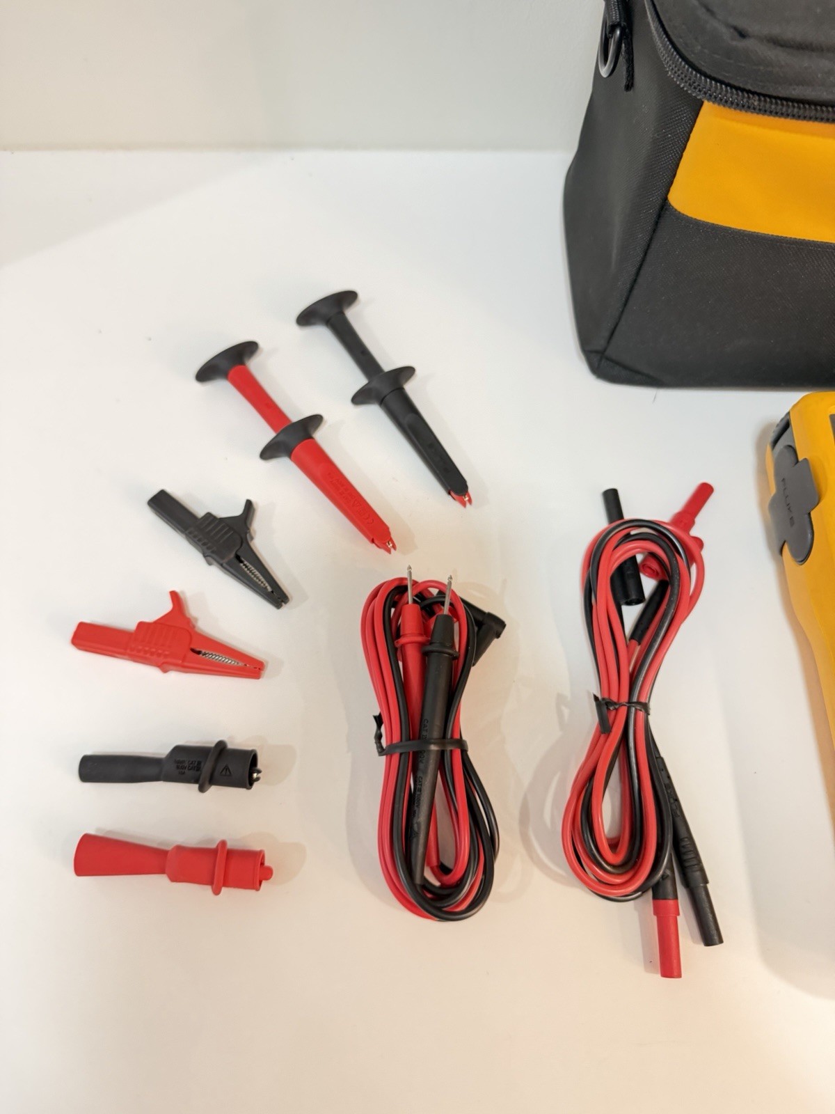 FLUKE 753 DOCUMENTING PROCESS CALIBRATOR W/ ACCESSORIES -FREE SHIPPING (TESTED)