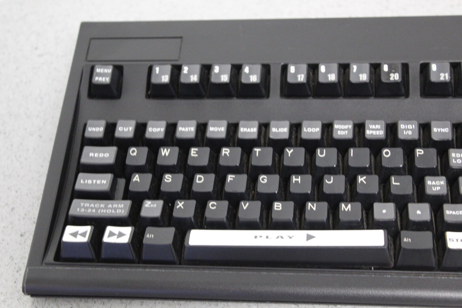 Otari iZ Radar KC-24 USB Remote Control Keyboard READ DESCRIPTION