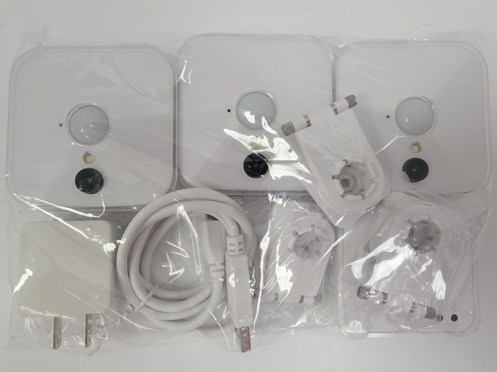 BLINK XT SMART HOME SECURITY 3 CAMERA SYSTEM For PARTS ONLY!