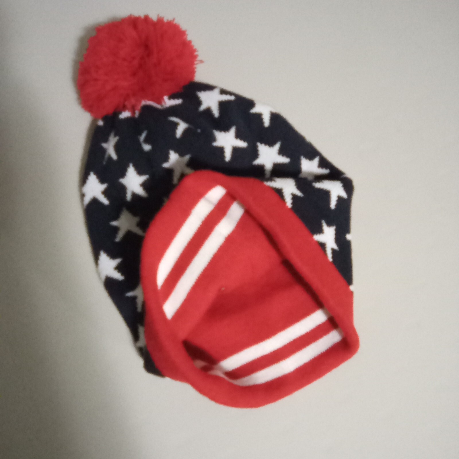 USA Flag Beanie Winter Hat Pom Pom Ski Cap Warm Knit American Patriotic