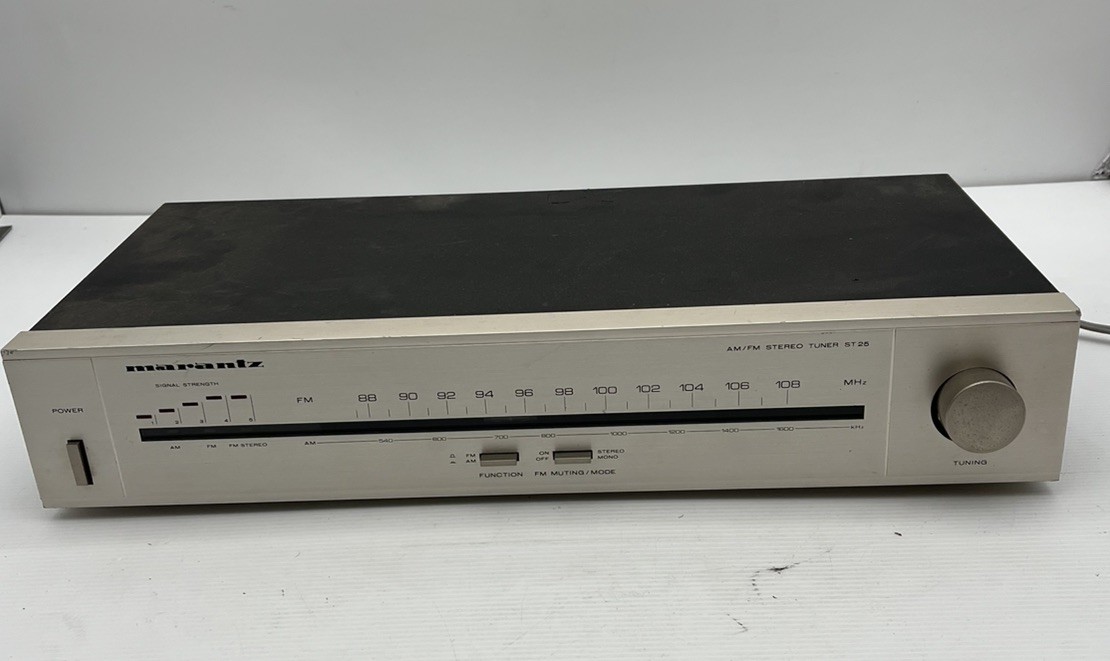 Marantz ST25 AM FM Radio Tuner (Made in Japan) Untested Vintage