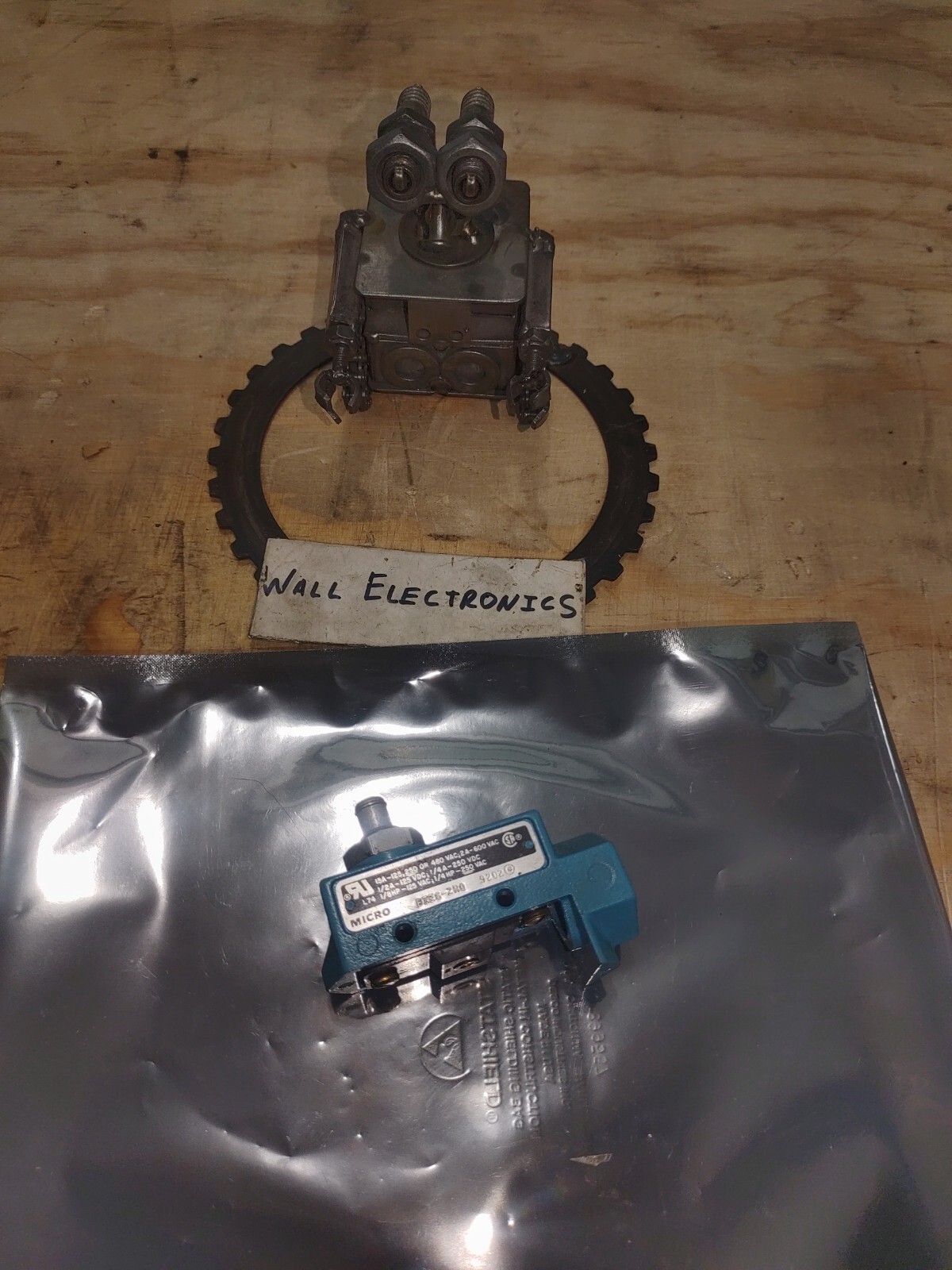 Honeywell BZE6-ZRQ Microswitch =New Old Stock=