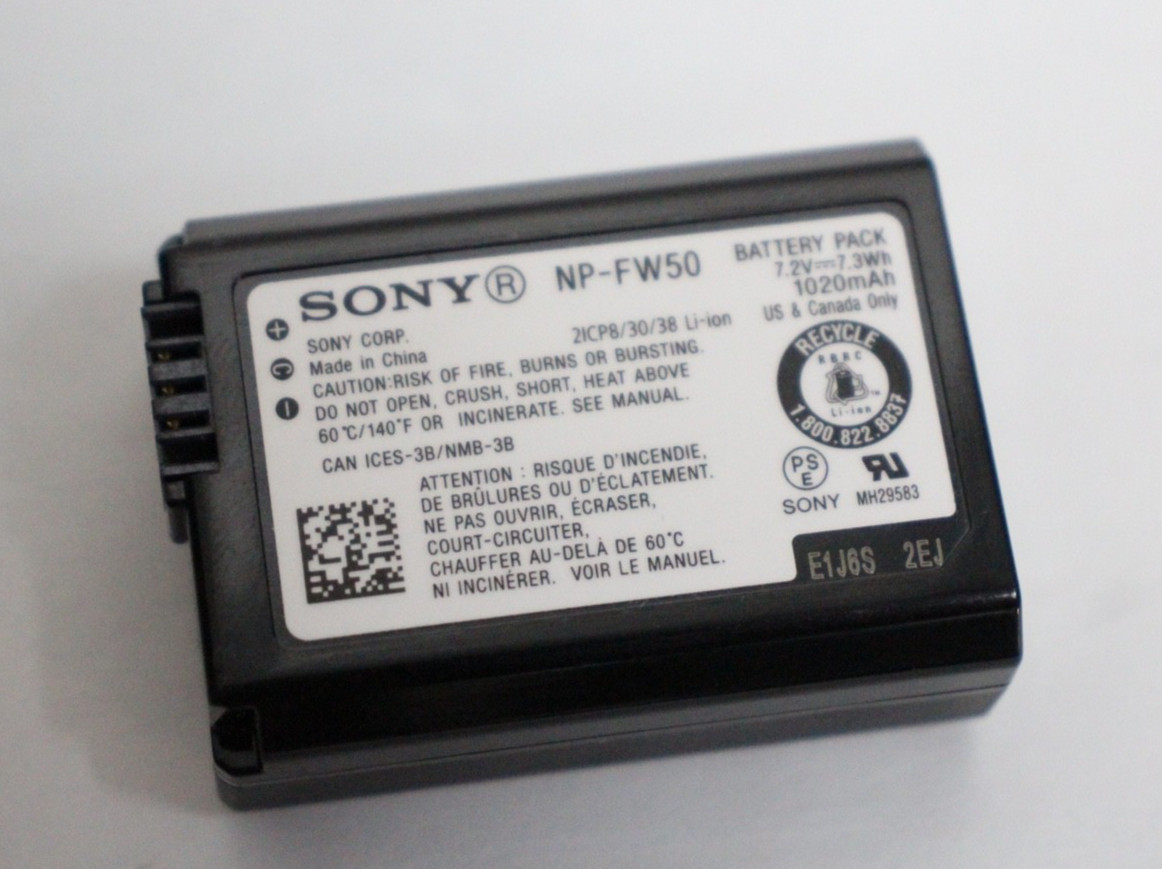 Sony ZV-E10 Digital Camera with E PZ 16-50mm Lens & 128gb 600 shutter count