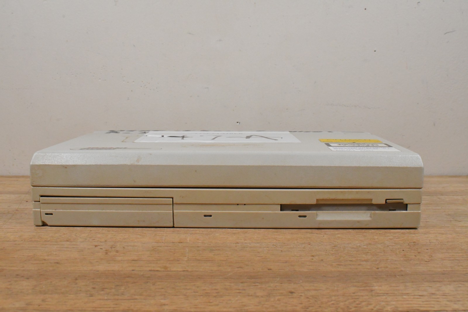 UNTESTED Vtg Compaq LTE LITE 25E Laptop Computer AS IS For Parts or REPAIR