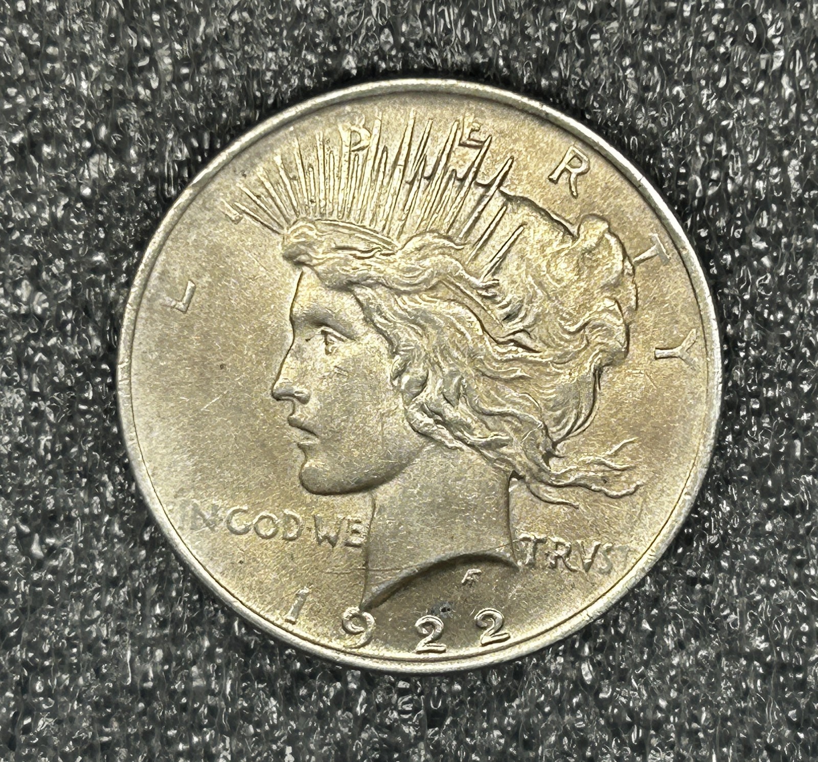 1922 US Silver  Peace  Dollar $1 -