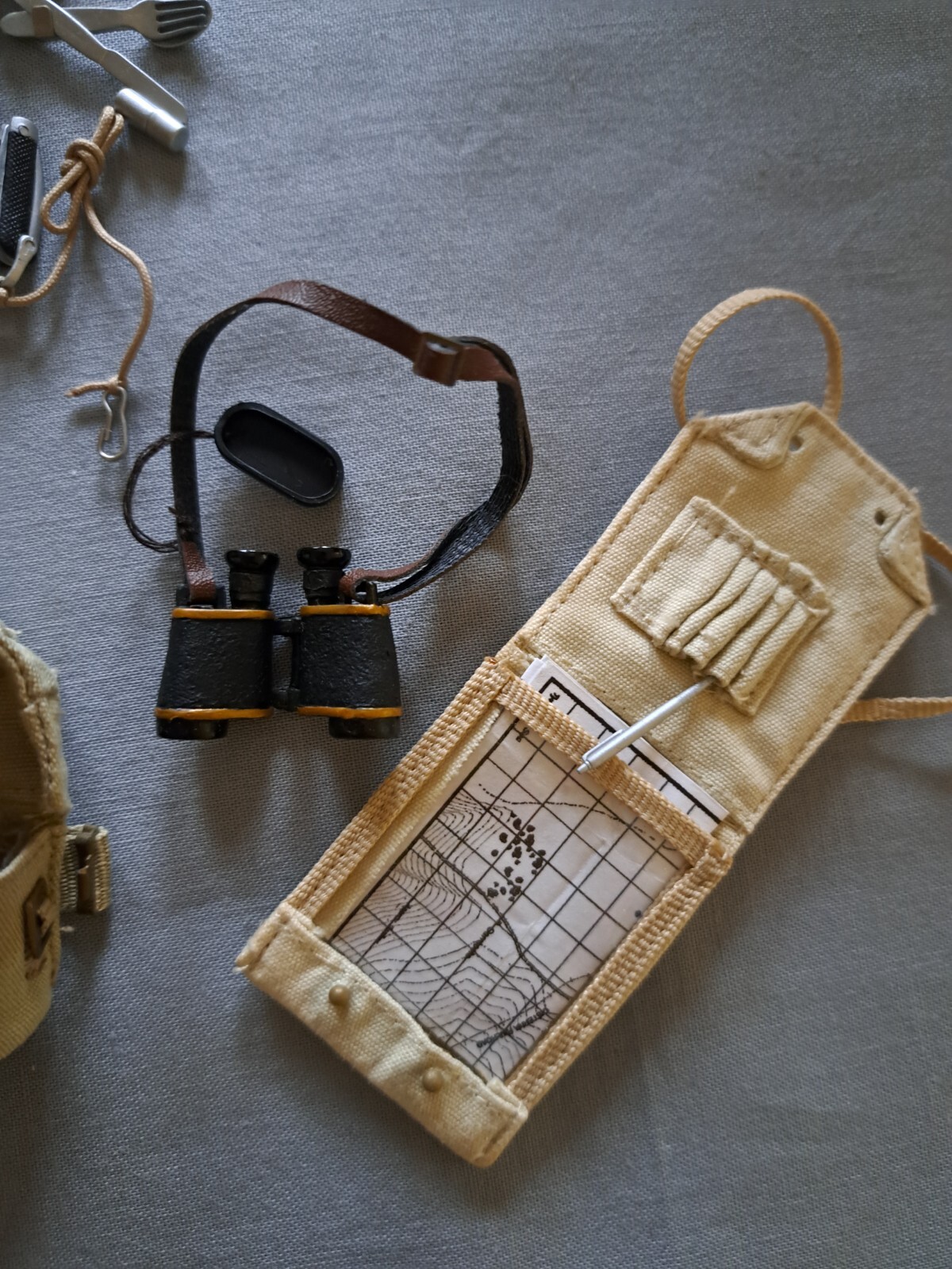 1/6 Dragon WWII British Officer's '37 Pattern Web Equipment