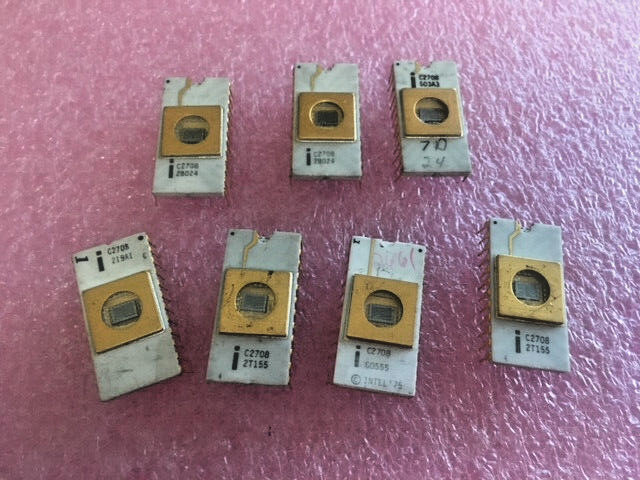Collectable Vintage Computer Chip Gold & White Ceramic intel C2708 EPROM 24 Pin