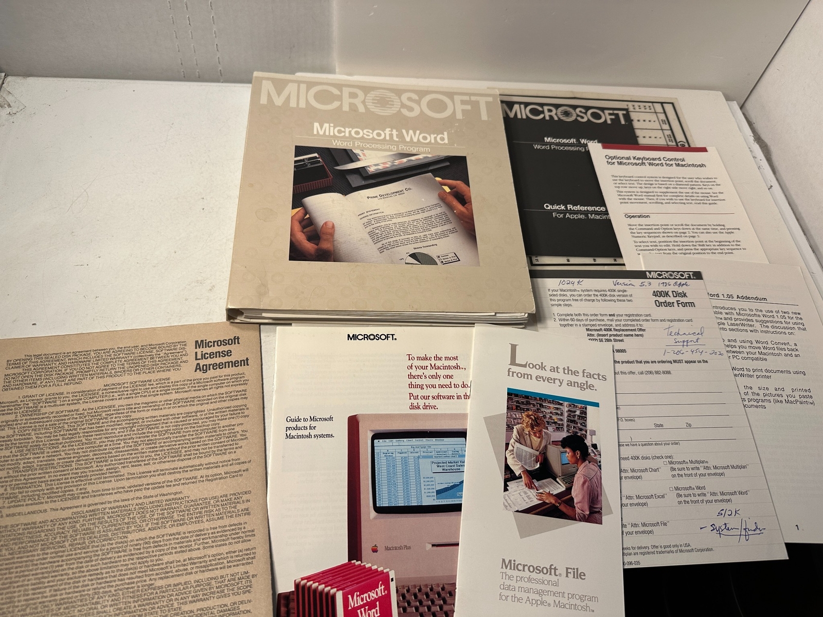 1984 Microsoft Word for Apple Macintosh Manual Spiralbound 034-096-001 + Extras