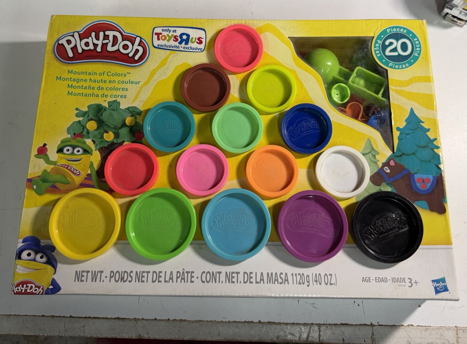 15 different colors Play-Doh Rainbow Starter Pack 40 oz with 20pc tool kit