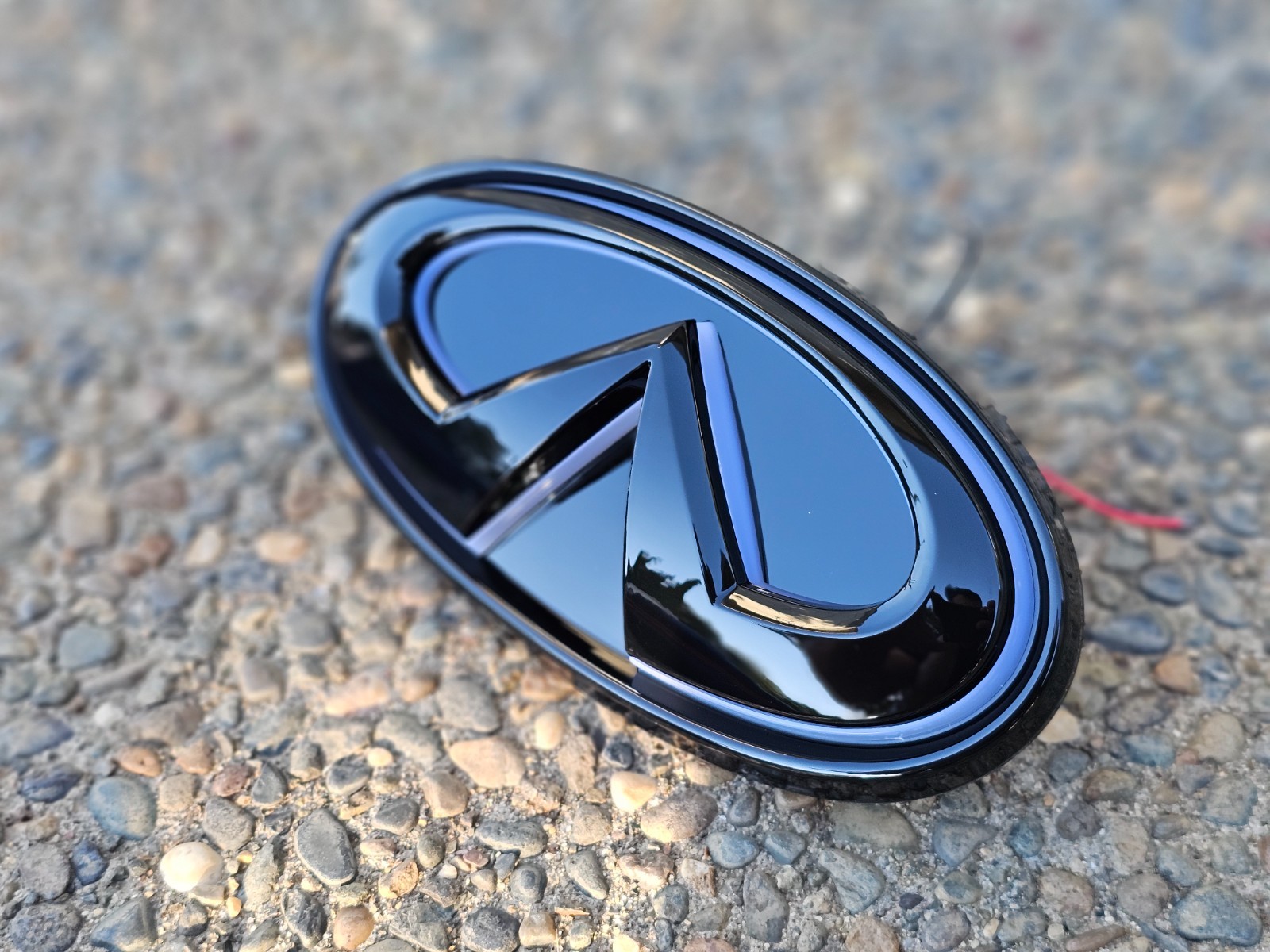 FOR 2014-2017 INFINITI Q50 White LED BADGE GRILL EMBLEM All black.