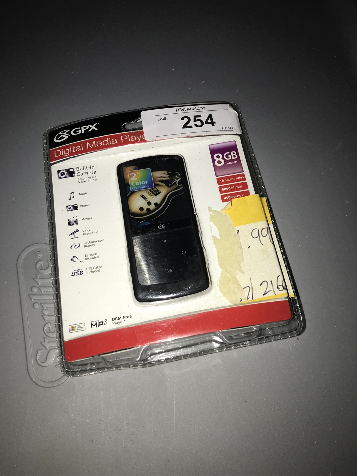 GPX Digital Media Player 8GB Built  ML961B Music Movies Photos Open Package