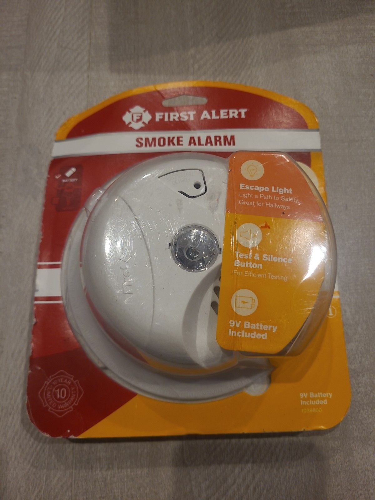 First Alert Smoke Alarm SA304 Escape Light & Silence Button 9V Battery 1039800