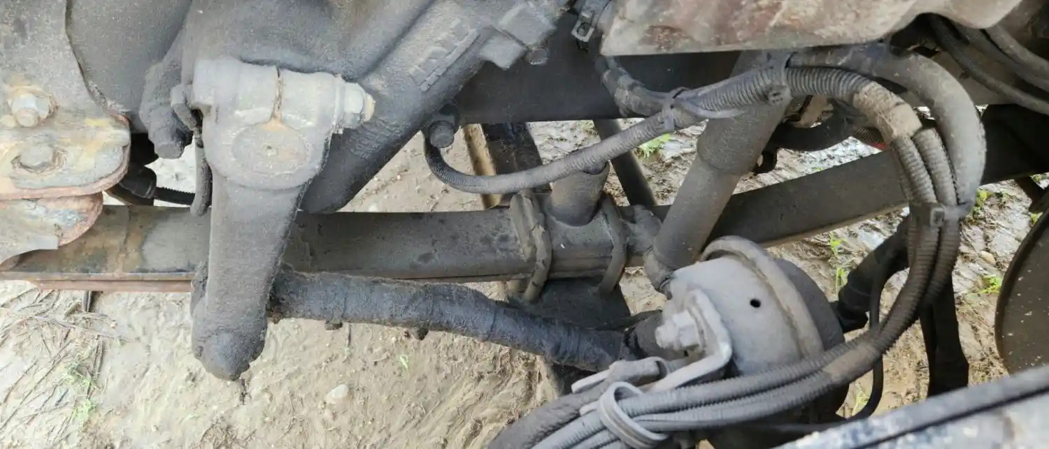 (Used) 2013 Freightliner M2 106, FRONT LEAF SPRINGS Front Leaf & Springs  P-5233