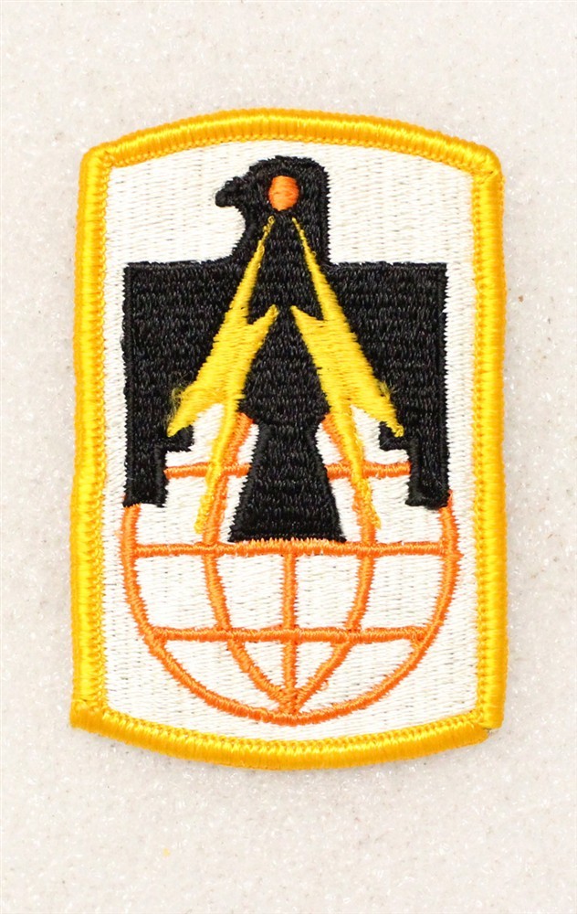 Army patch 5187 - 11th Signal Command w/merrowed edge