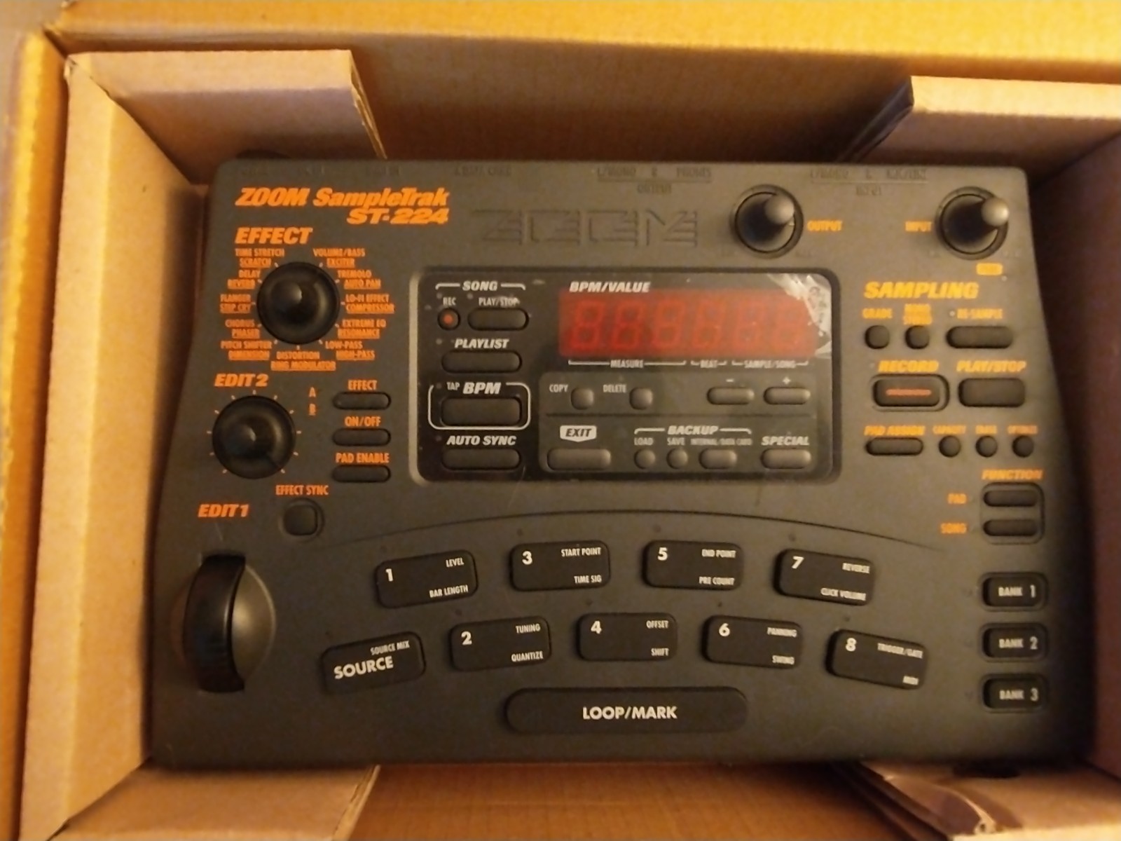 Zoom Sampletrak ST-224 - EXCELLENT/like new - original box & manuals