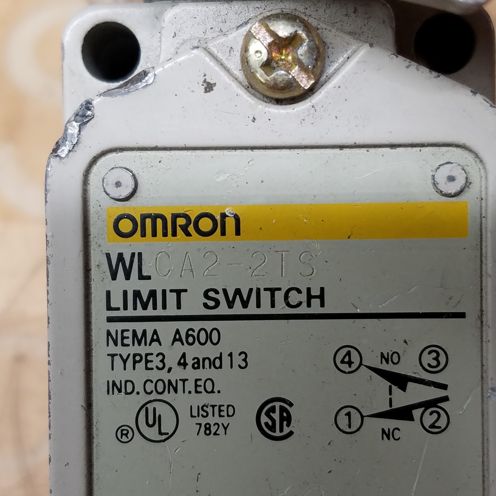 Omron WLCA2-2TS Limit Switch - USED