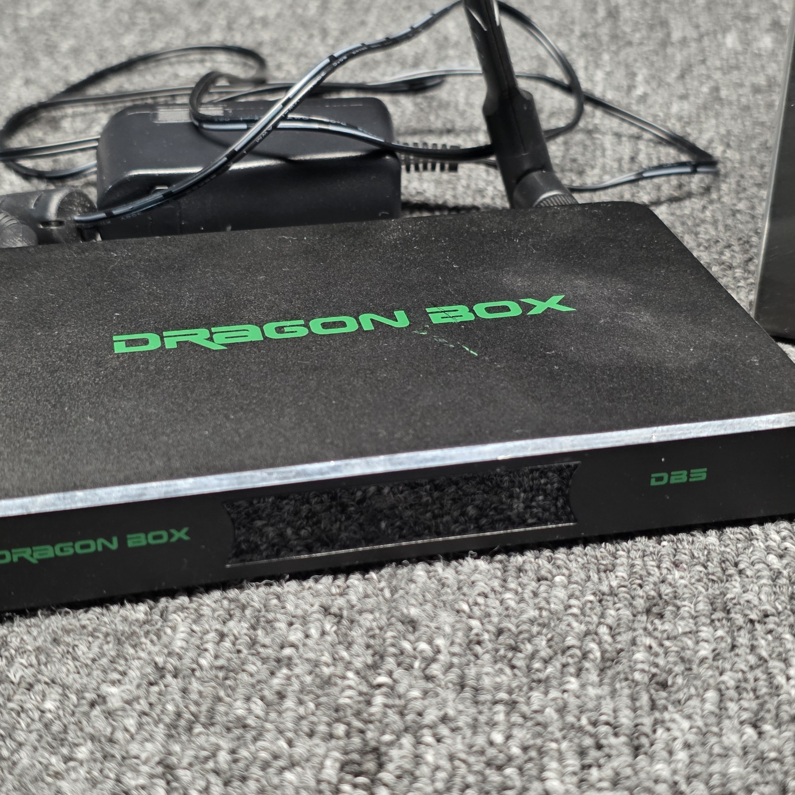 Dragon Box DB5 Streaming Device Quad Core Dual Wi-Fi Android 5.1 w/ Remote