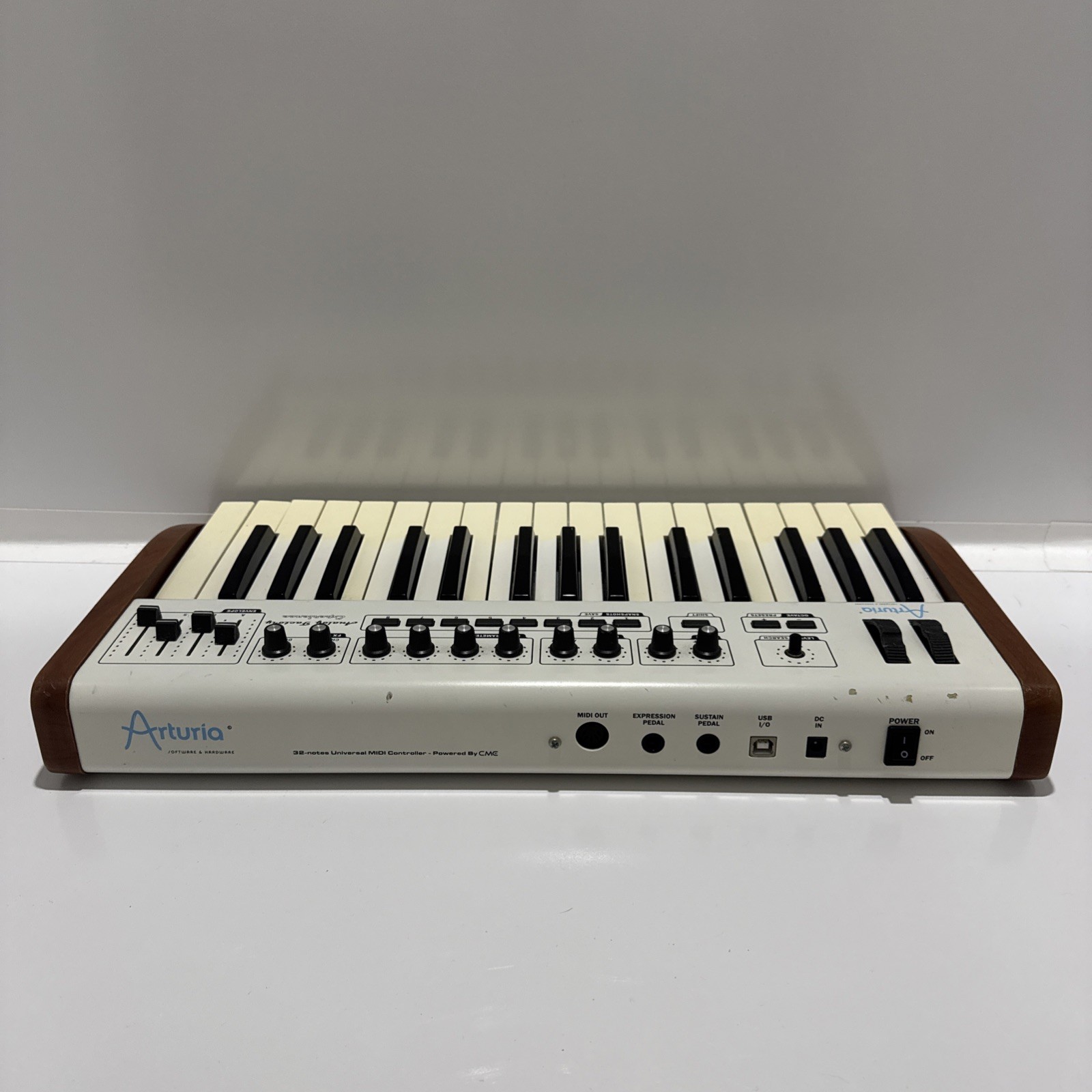Arturia Analog Experience The Factory 32 Universal MIDI Controller Keyboard