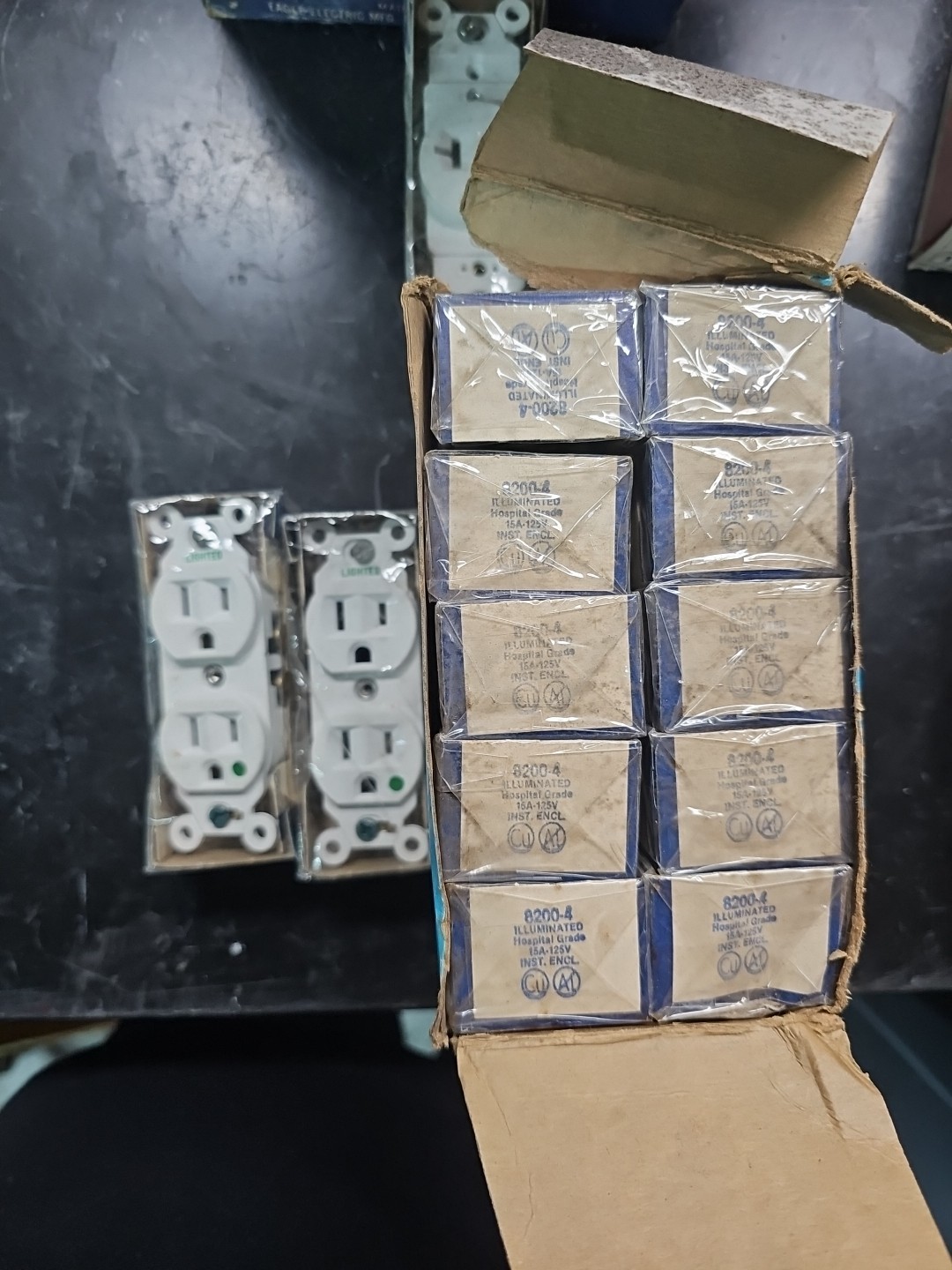 LOT 12 Eagle 15 Amp 125V Commercial Grade Duplex Outlet/Receptacle White 8200-4