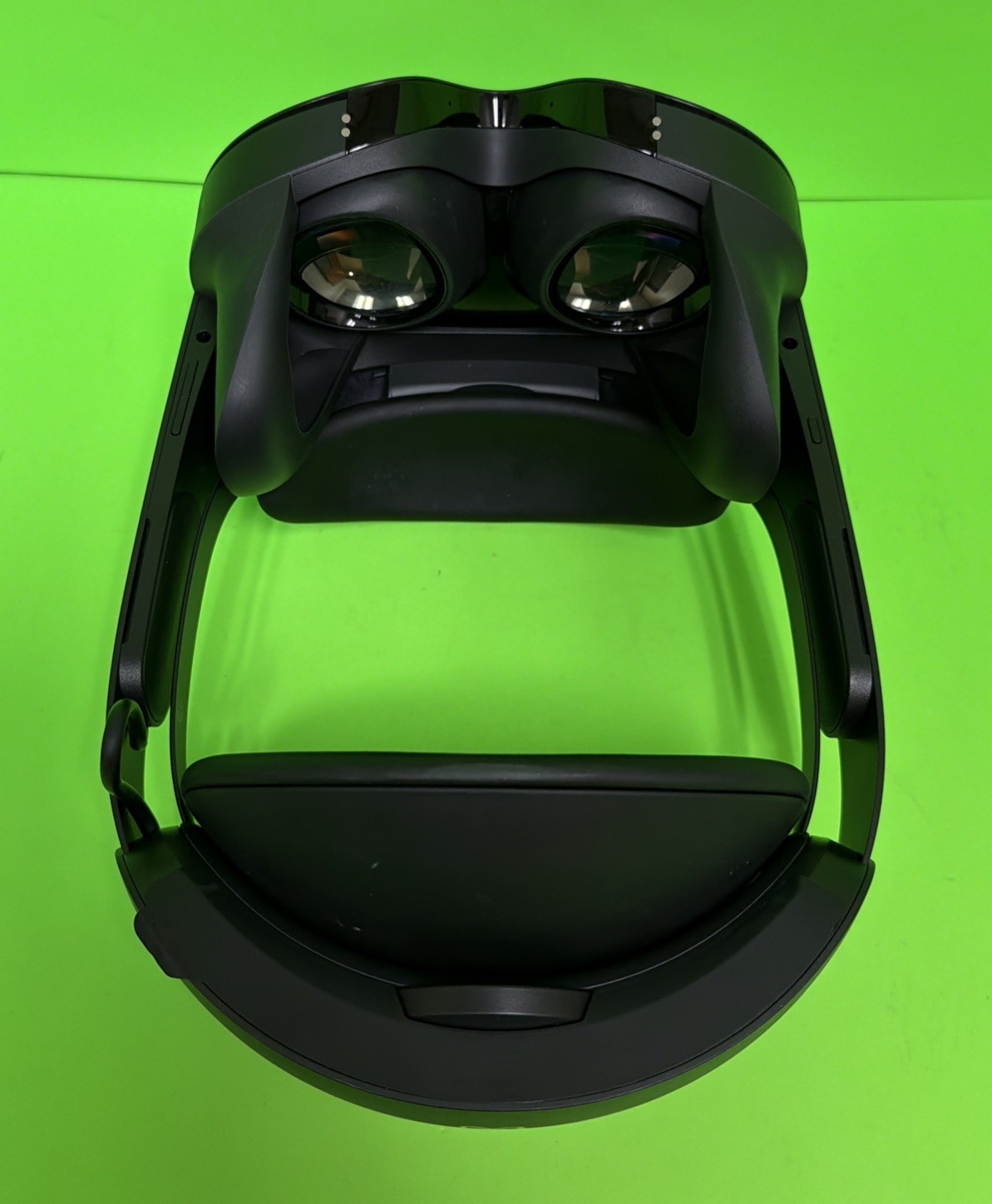 META Quest Pro 256GB VR Headset with Controllers and Charging Dock