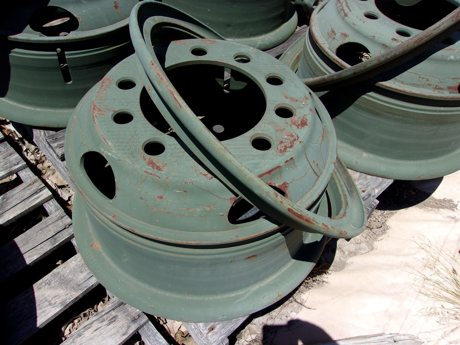 ONE...MILITARY SURPLUS TRUCK TRAILER TIRE RIM 5 TON WHEEL TAKES 20" TIRE 10 LUG