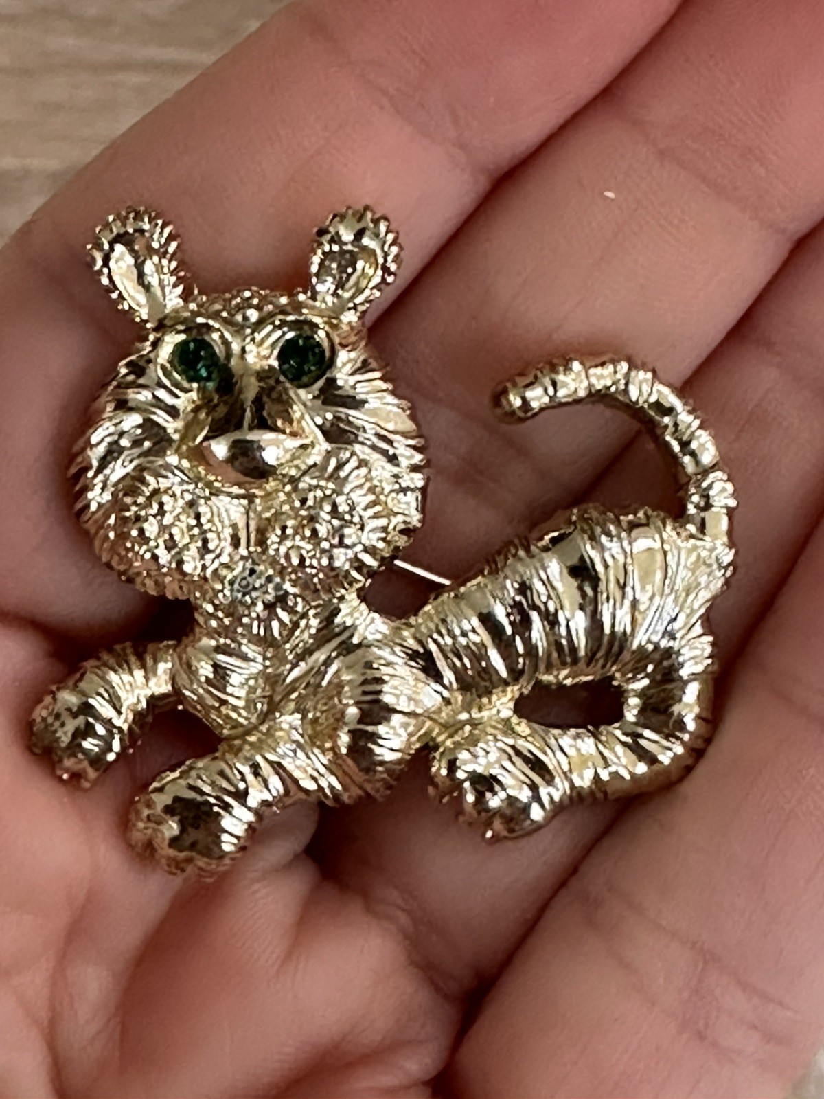 Lot of 6 Signed Jerry’s Tiger Goldtone  Pins