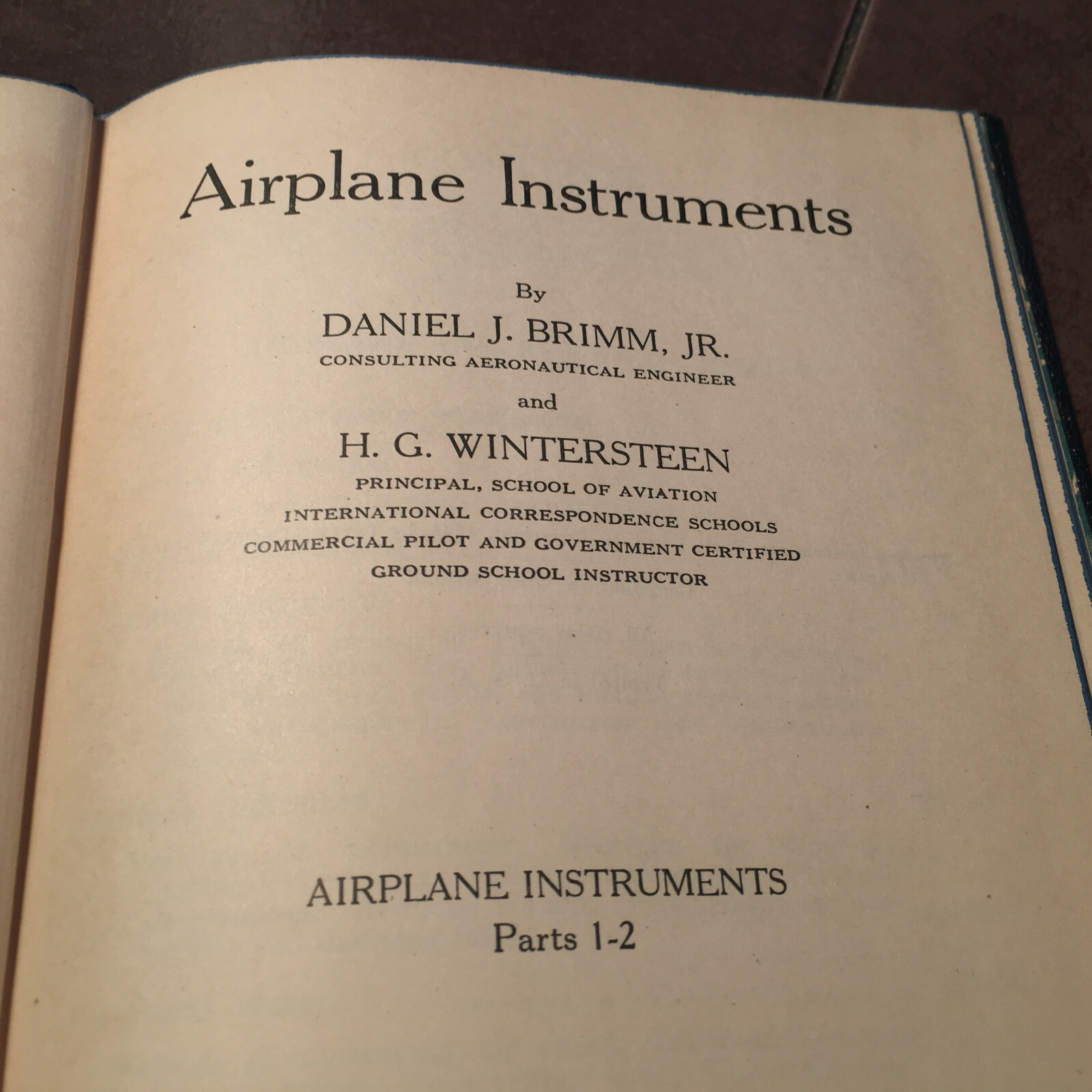 1943 Aircraft Instruments Training Manual