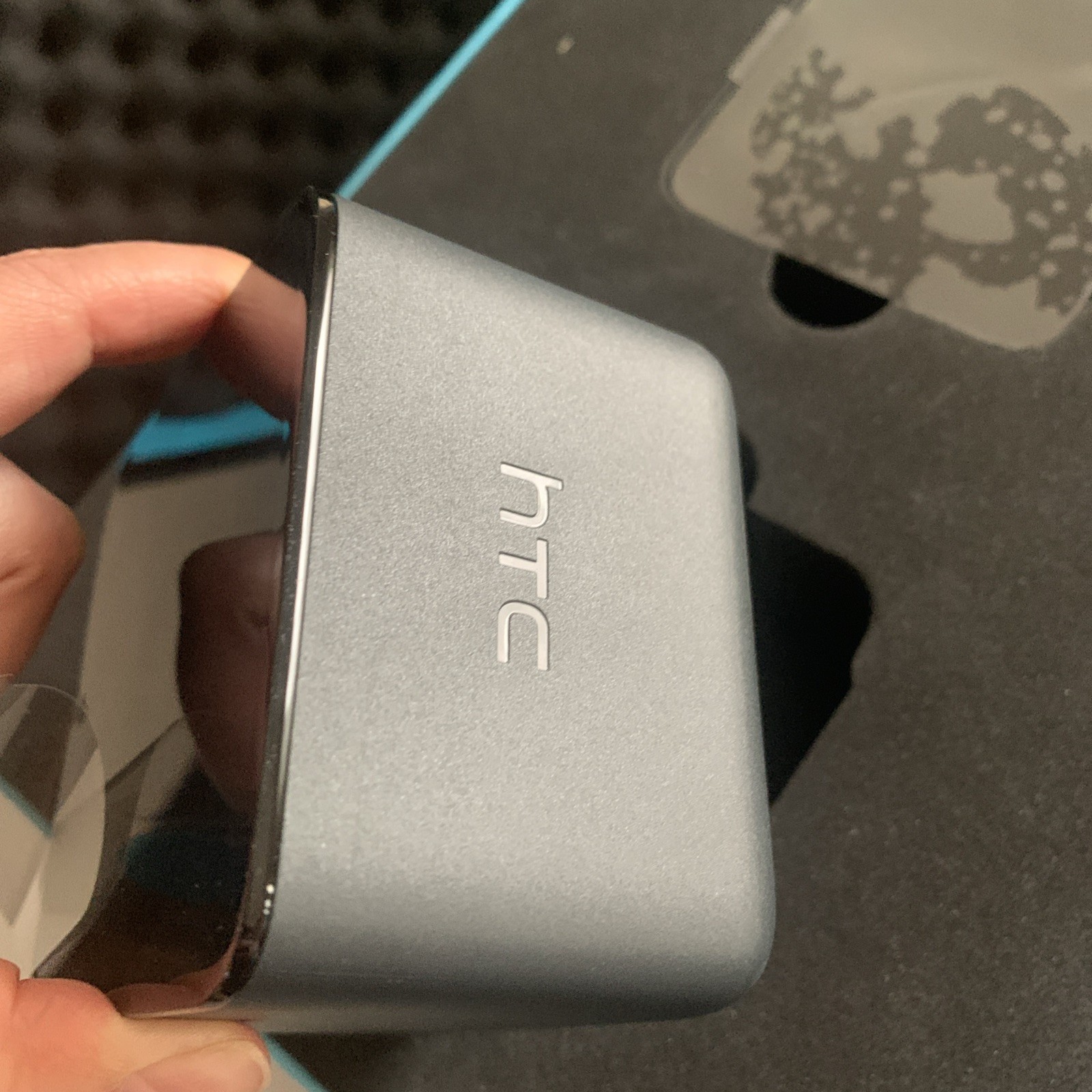 HTC Vive VR Headset Complete Set Full Kit System Steam VR PC Virtual Reality