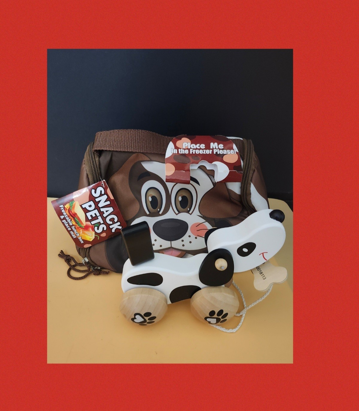 Snack Pets freezsable lunch box  place mat zippered carrier  BONUS W/CUTE TOY