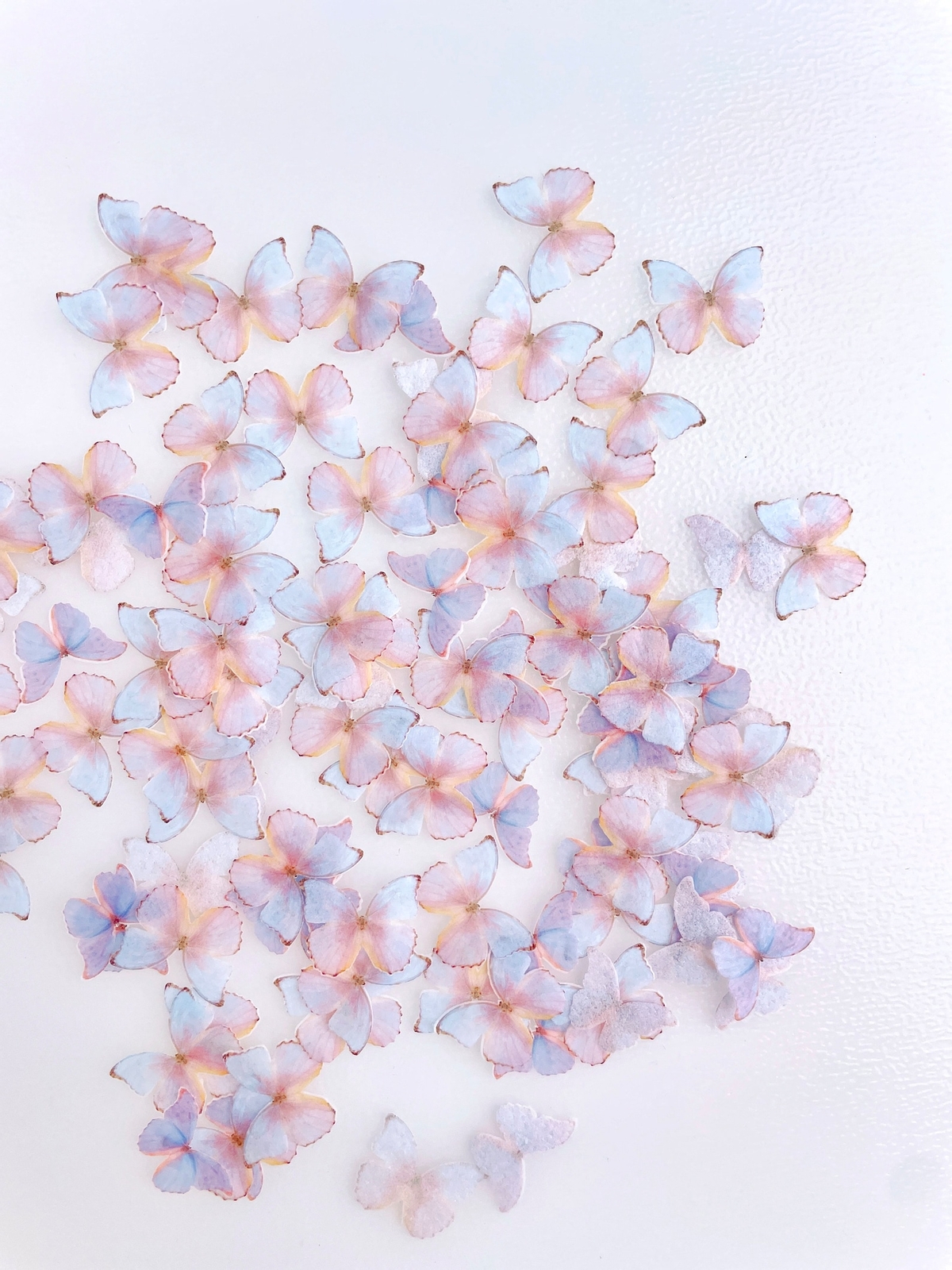 Pack of 140 Edible Pre-Cut Wafer Butterfly - 2 cm Mini Pink and Purple