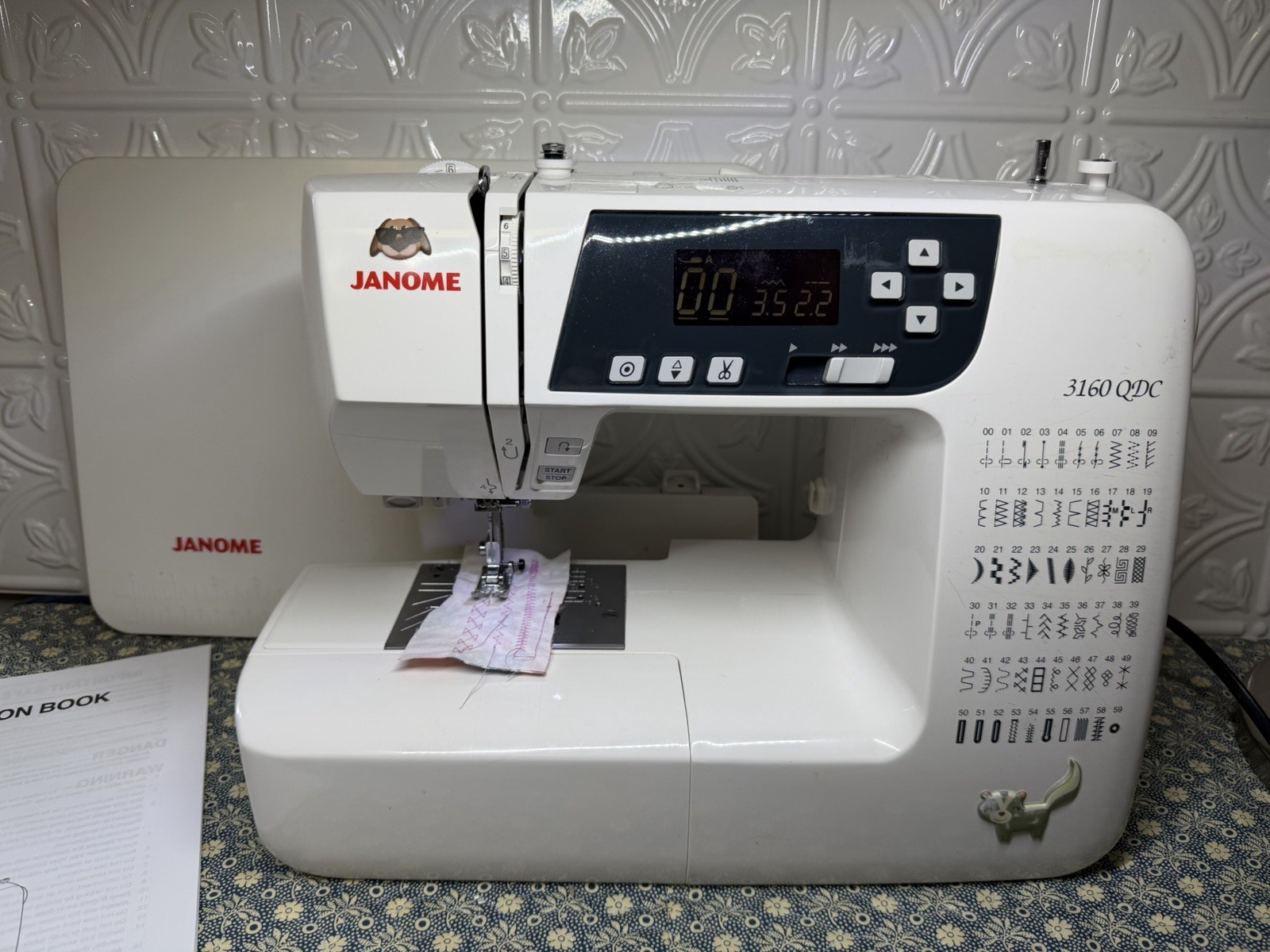 Janome 3160 QDC  Quilt Decor Sewing Machine PreOwned W/ Ext Table & Resin Cover
