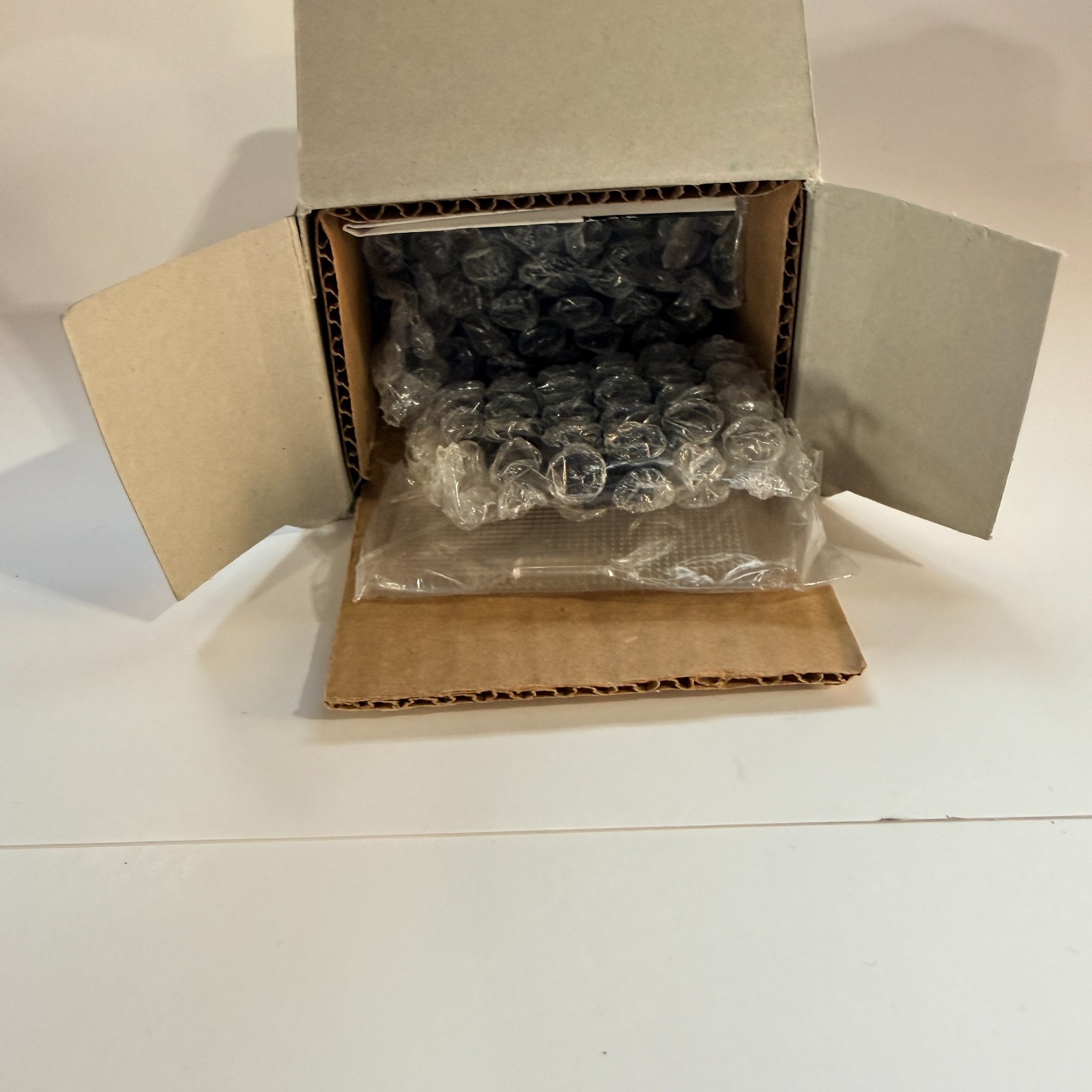 New in box Quantaray QBX-8000xi Flash Minolta Xi Series