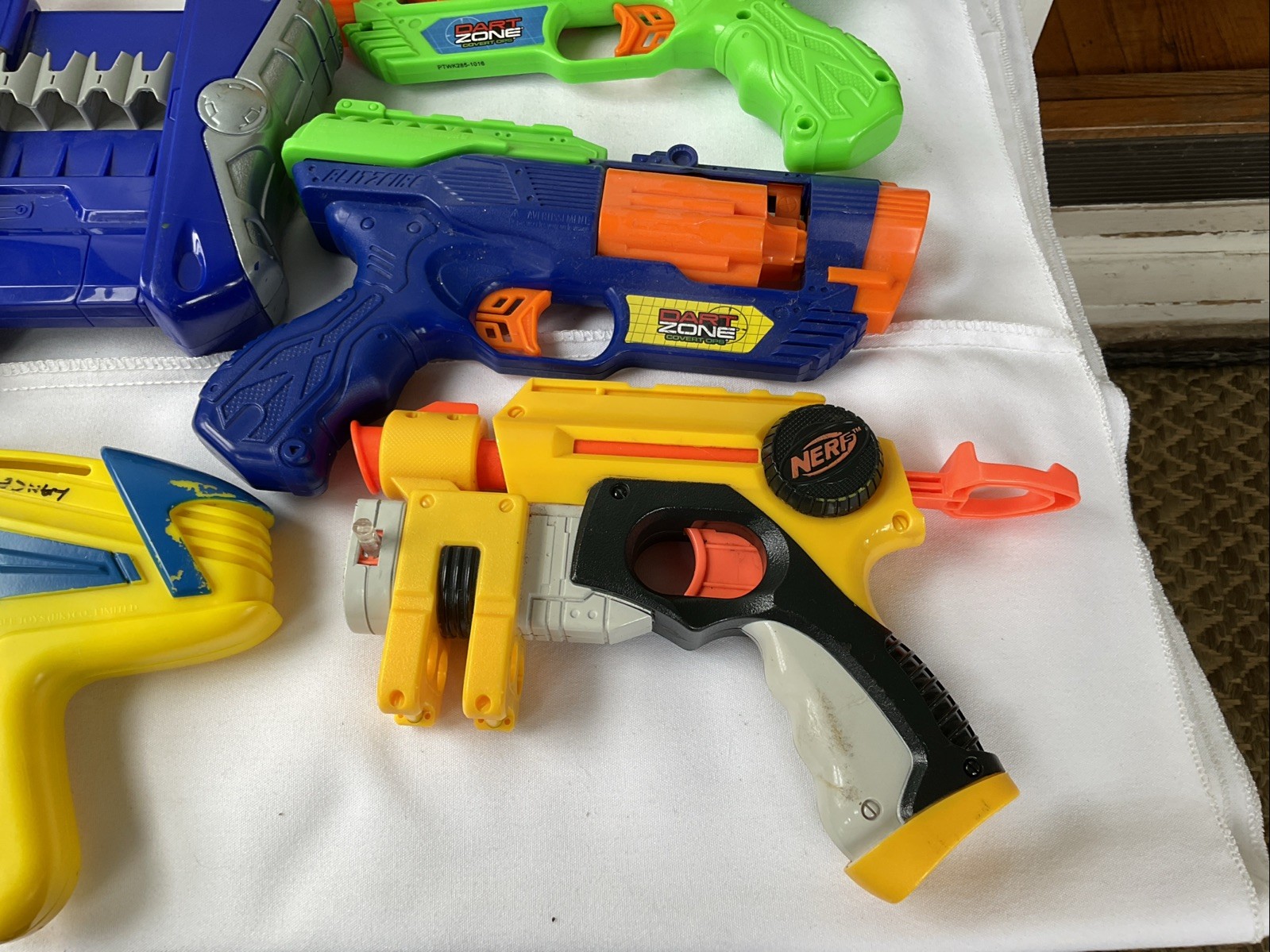 8-Dart Zone/Nerf/Buzz Bee/Assorted Soft Dart Guns Lot TESTED